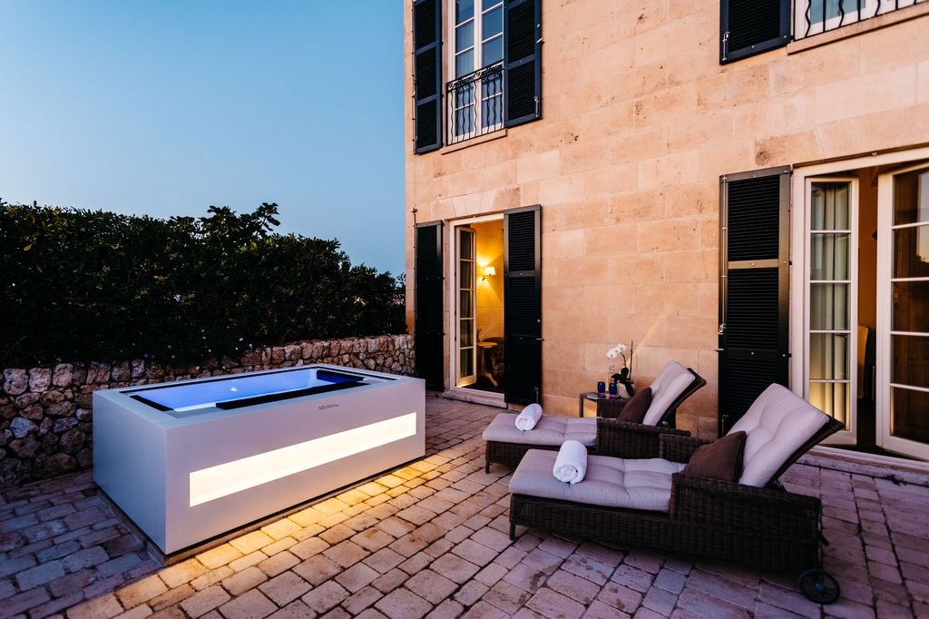Aquavia jacuzzi